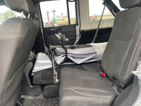 Used 2018 Jeep Wrangler Unlimited Sahara w/ Dual Top Group image 15