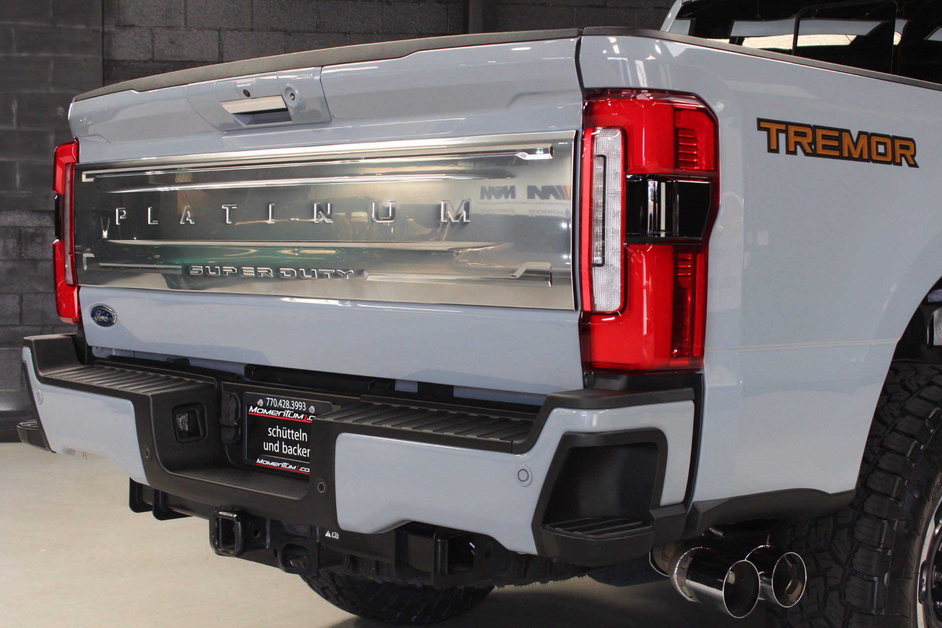 Used 2024 Ford F250 Platinum w/ Tremor Off-Road Package AWD/4WD image 17