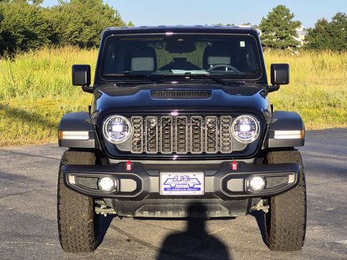 Used 2026 Jeep Wrangler Unlimited Rubicon AWD/4WD image 2