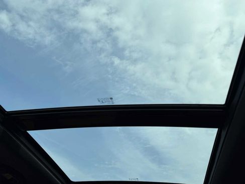 Used 2023 Chevrolet Equinox Premier image 27