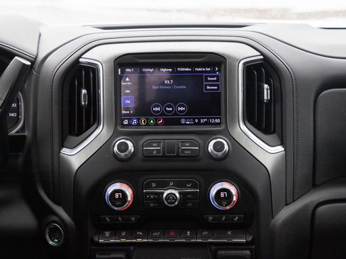 Used 2022 GMC Sierra 3500 Denali w/ Denali Ultimate Package image 15