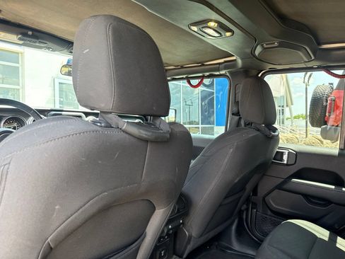 Used 2019 Jeep Wrangler Unlimited Sahara w/ Safety Group AWD/4WD image 14
