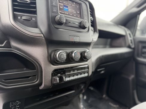 Used 2024 RAM 2500 Tradesman w/ Chrome Appearance Group AWD/4WD image 16