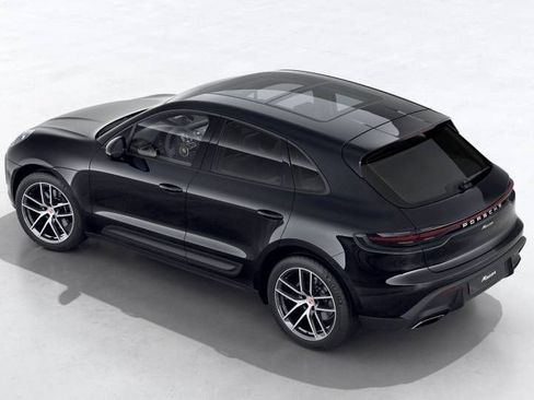 Certified 2025 Porsche Macan AWD/4WD image 4