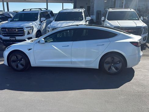 Used 2020 Tesla Model 3 Standard Range Plus RWD image 4