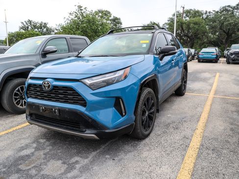 Certified 2025 Toyota RAV4 XSE AWD/4WD image 1