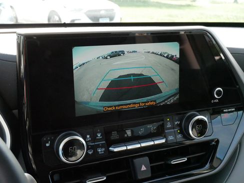 Certified 2025 Toyota Highlander XLE AWD/4WD image 31