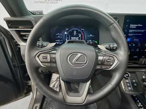 Used 2024 Lexus GX 550 image 11
