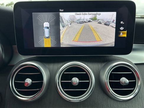 Used 2022 Mercedes-Benz GLC 300 4MATIC image 16