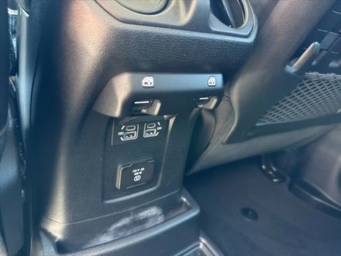 Used 2023 Jeep Wrangler Unlimited Rubicon 4xe w/ Cold Weather Group AWD/4WD image 19