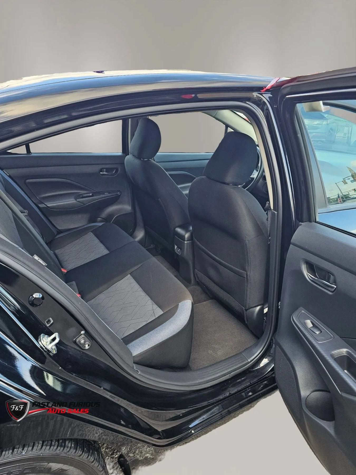 Used 2025 Nissan Versa SV w/ Trunk Package FWD image 9