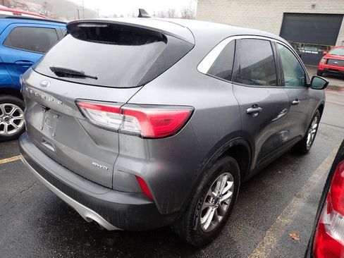 Used 2022 Ford Escape SE w/ Convenience Package image 3