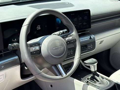 Used 2025 Hyundai Kona SEL FWD image 16