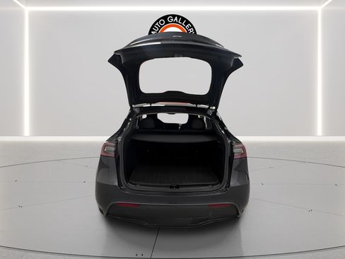 Used 2025 Tesla Model Y Long Range AWD/4WD image 18