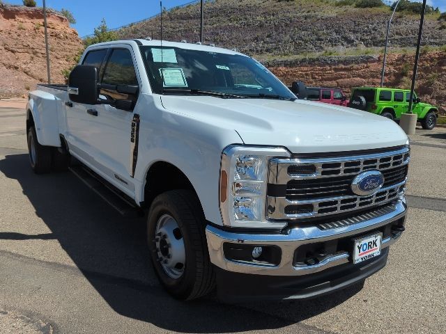Used 2025 Ford F350 XLT AWD/4WD image 3