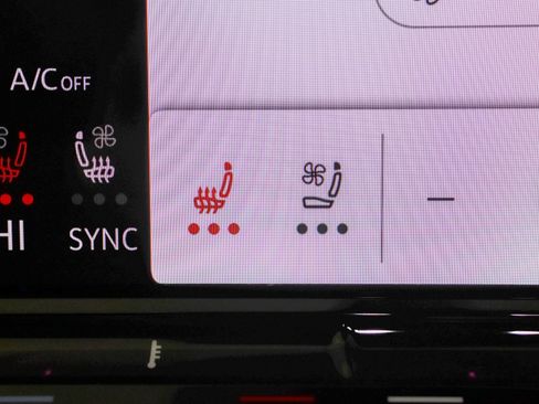 Used 2024 Volkswagen Atlas Cross Sport SE image 9