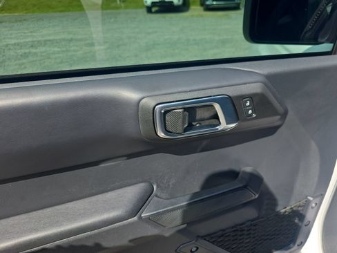 Used 2025 Ford Bronco Outer Banks AWD/4WD image 16