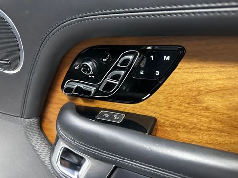 Used 2018 Land Rover Range Rover Long Wheelbase Autobiography image 35