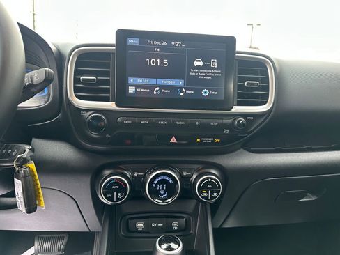 Used 2023 Hyundai Venue SEL w/ Cargo Package image 17