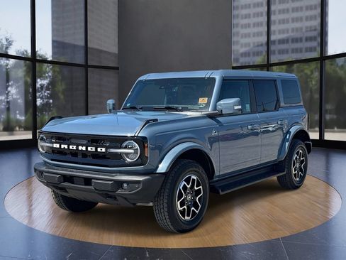 Used 2025 Ford Bronco Outer Banks AWD/4WD image 7