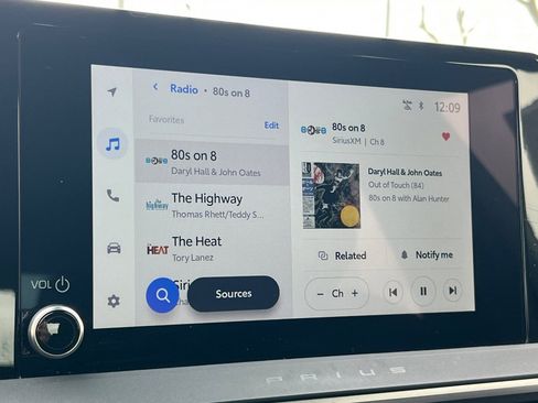 Used 2024 Toyota Prius LE image 21