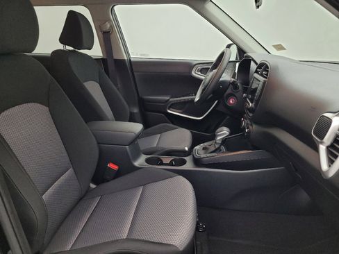 Used 2025 Kia Soul LX w/ LX Technology Package image 21