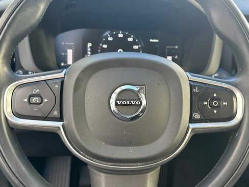 Used 2018 Volvo XC60 T5 Momentum w/ Convenience Package image 26