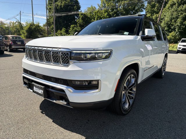 Used 2022 Jeep Grand Wagoneer Series III w/ Rear Seat Video Group 1 AWD/4WD image 4