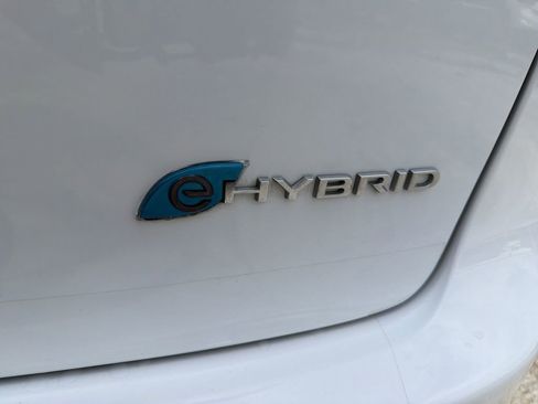 Used 2023 Chrysler Pacifica Pinnacle FWD image 10
