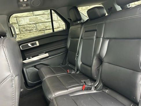 Used 2023 Ford Explorer XLT w/ Equipment Group 202A AWD/4WD image 9
