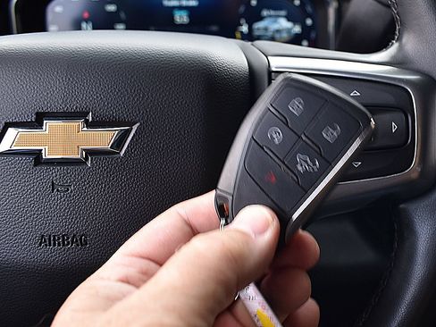 Used 2023 Chevrolet Silverado 1500 LT AWD/4WD image 11