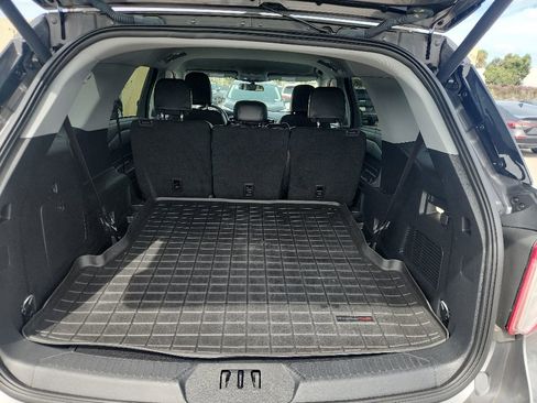 Used 2023 Ford Explorer XLT w/ Equipment Group 202A RWD image 17
