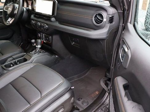 New 2026 Jeep Wrangler Unlimited Sahara AWD/4WD image 46
