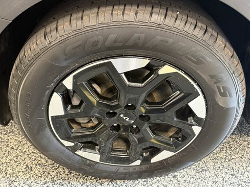 Used 2024 Kia Sorento S FWD image 29