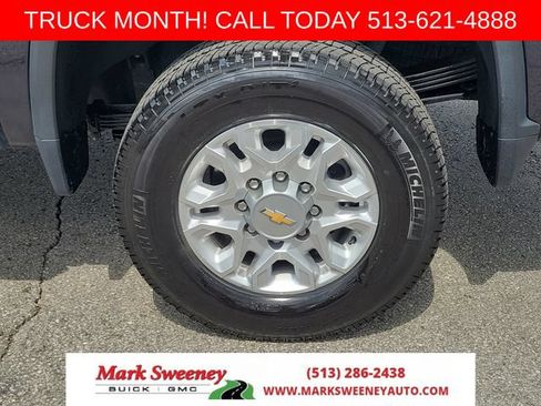 Used 2024 Chevrolet Silverado 2500 LTZ w/ LTZ Convenience Package AWD/4WD image 5
