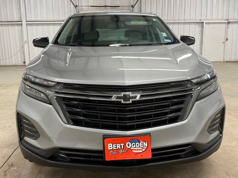 Used 2024 Chevrolet Equinox LS w/ LS Convenience Package FWD image 2
