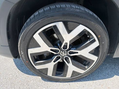 Used 2023 Volkswagen Taos SEL AWD/4WD image 8