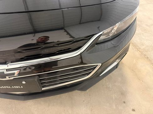 Used 2018 Chevrolet Malibu Premier w/ Premier Sun and Wheel Package FWD image 6