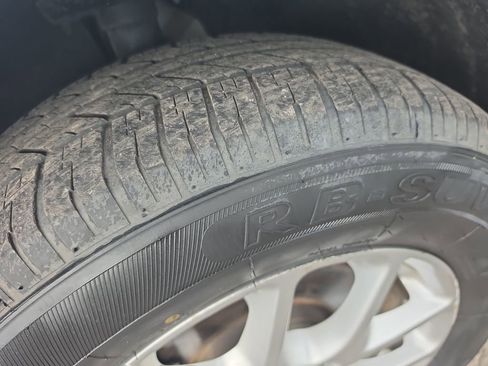 Used 2024 Chrysler Pacifica Touring-L image 30