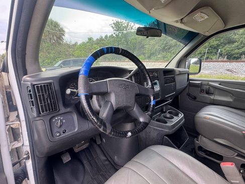 Used 2003 Chevrolet Express 3500 Extended RWD image 9