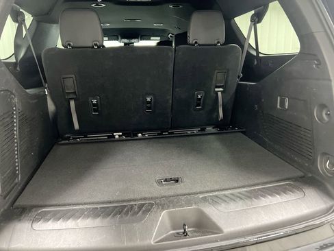 Used 2023 Chevrolet Suburban LT image 24