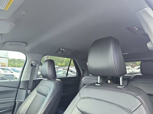 Used 2023 Ford Explorer XLT w/ Equipment Group 202A RWD image 10