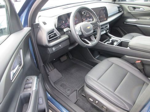 Certified 2025 Chevrolet Traverse LT w/ LPO, Floor Liner Package image 13