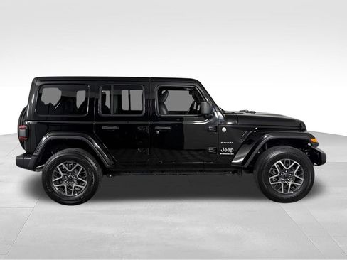 Used 2024 Jeep Wrangler Unlimited Sahara AWD/4WD image 7