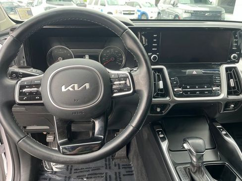 Used 2022 Kia Sorento S FWD image 33