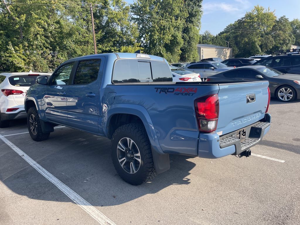 Used 2019 Toyota Tacoma TRD Sport w/ Technology Package AWD/4WD image 3
