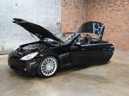 Used 2006 Mercedes-Benz SLK 55 AMG image 37