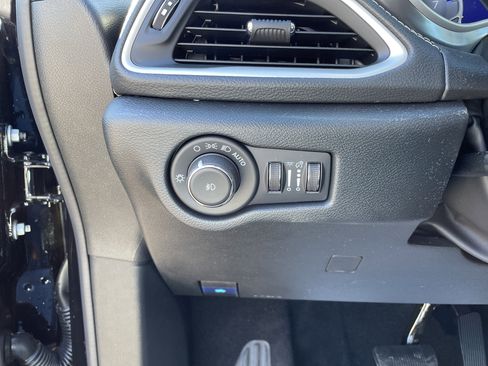 New 2026 Chrysler Pacifica Select image 40