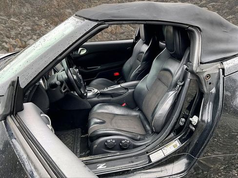 Used 2014 Nissan 370Z Touring w/ Sport Package RWD image 21