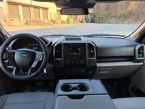 Used 2017 Ford F150 XLT image 13